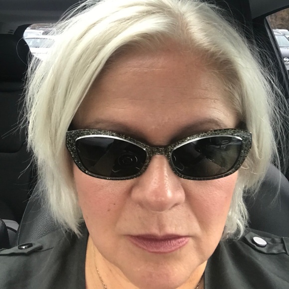 Meet your Posher, Jana - Picture 3 of 5